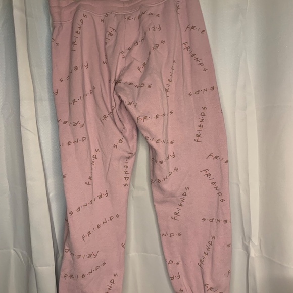 Friends™ The Television Series Women's Jogger Sweatpants – Size WL - Picture 4 of 8